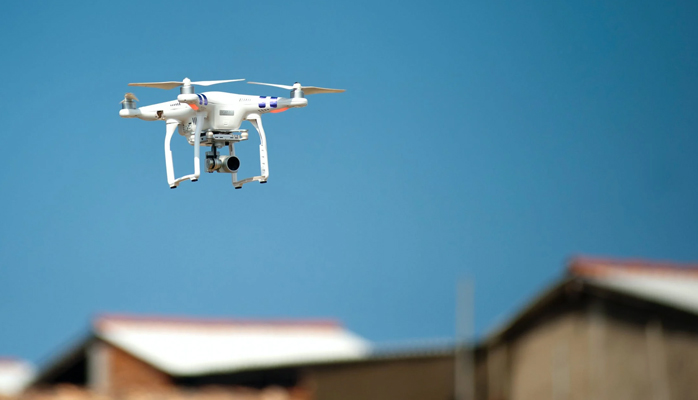 Le droit à la preuve peut-il justifier une prise de vue par drone d’une propriété privée sans l’accord des propriétaires ?